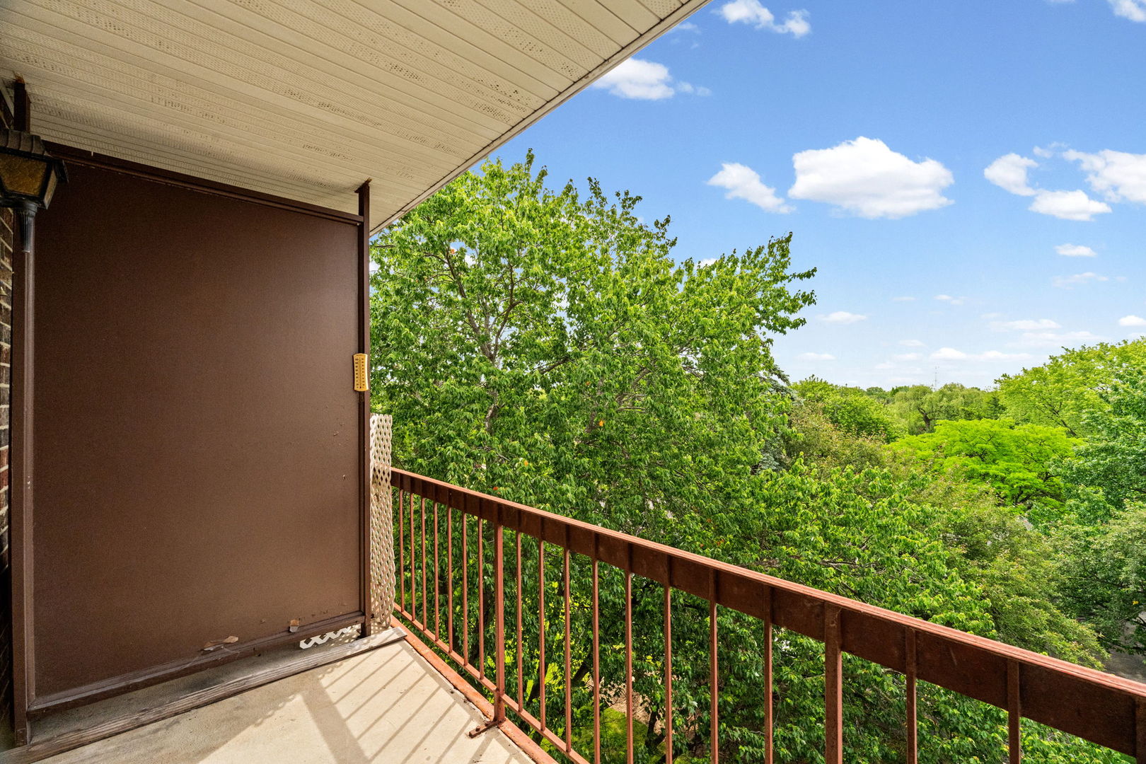 1500 Harbour Drive #4F, Wheeling, IL 60090