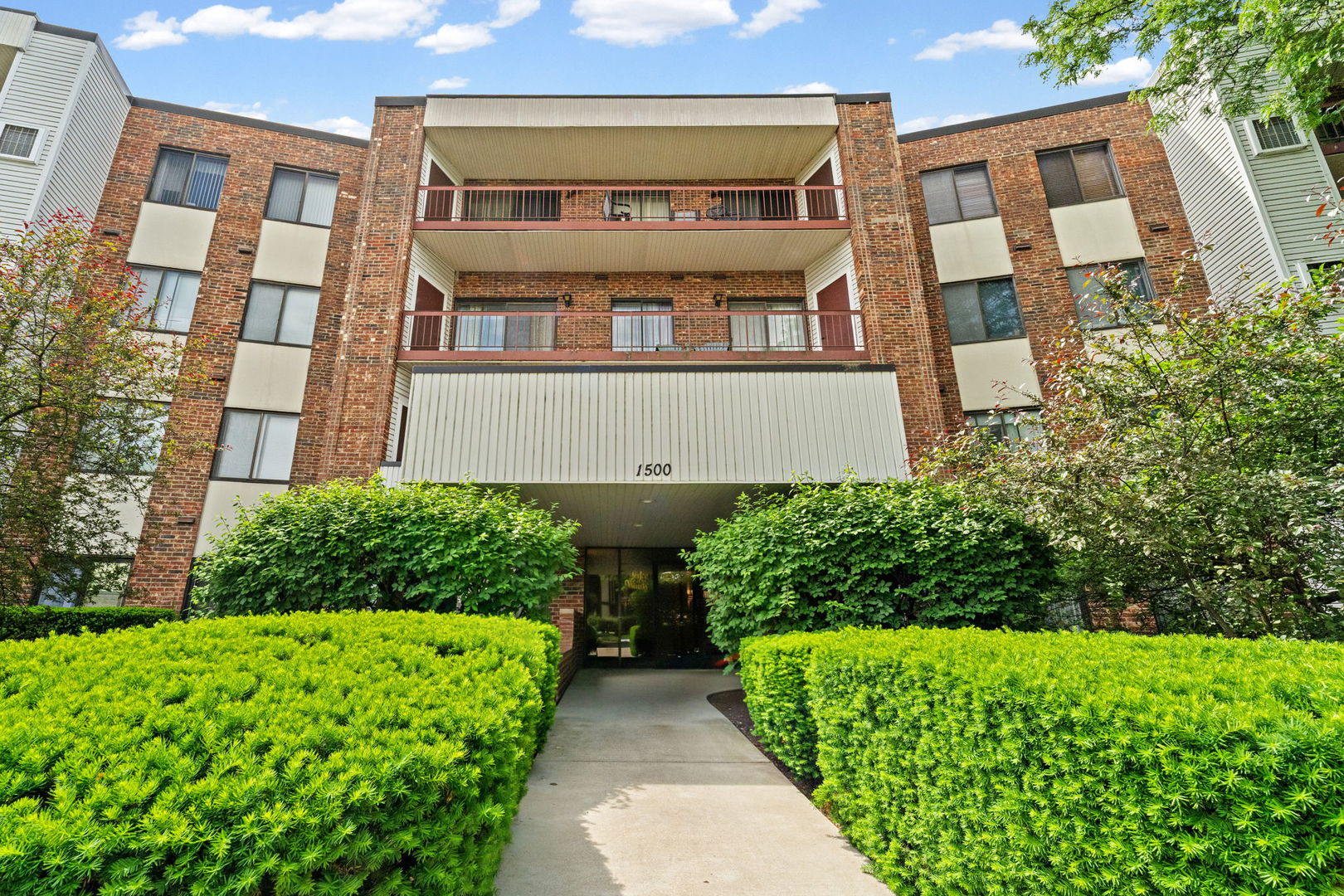 1500 Harbour Drive #4F, Wheeling, IL 60090