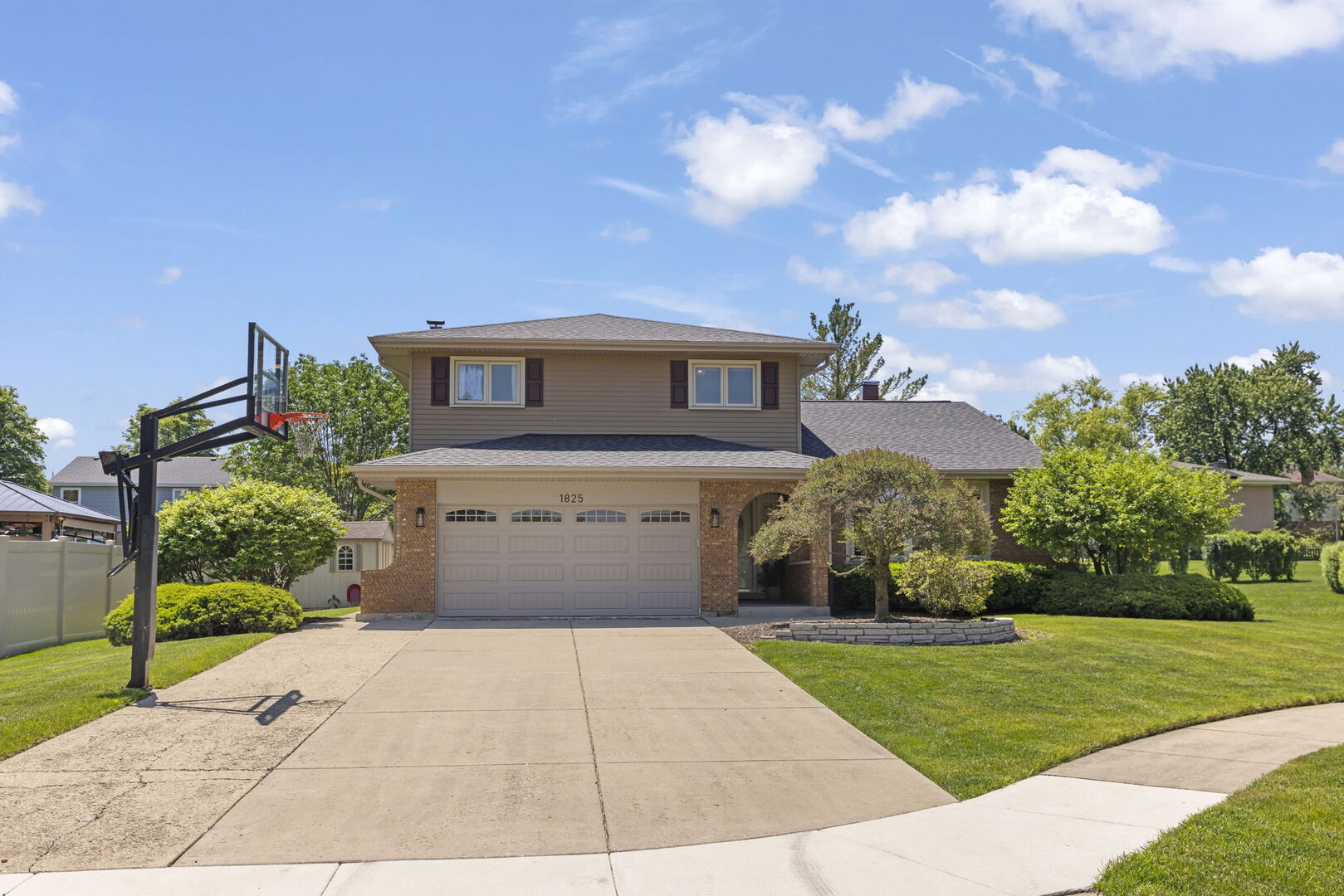 1825 Northbridge Place, Downers Grove, IL 60516