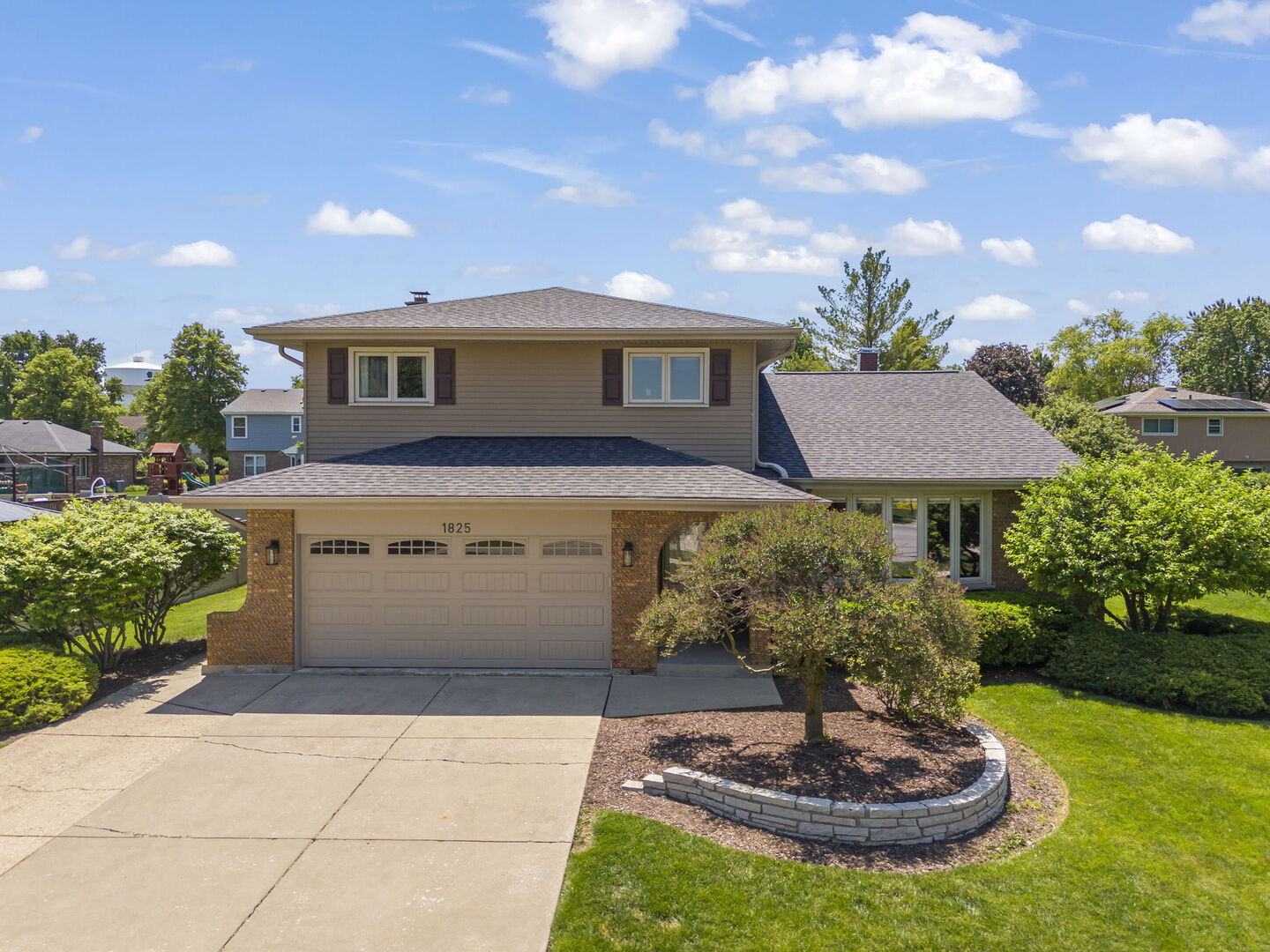 1825 Northbridge Place, Downers Grove, IL 60516