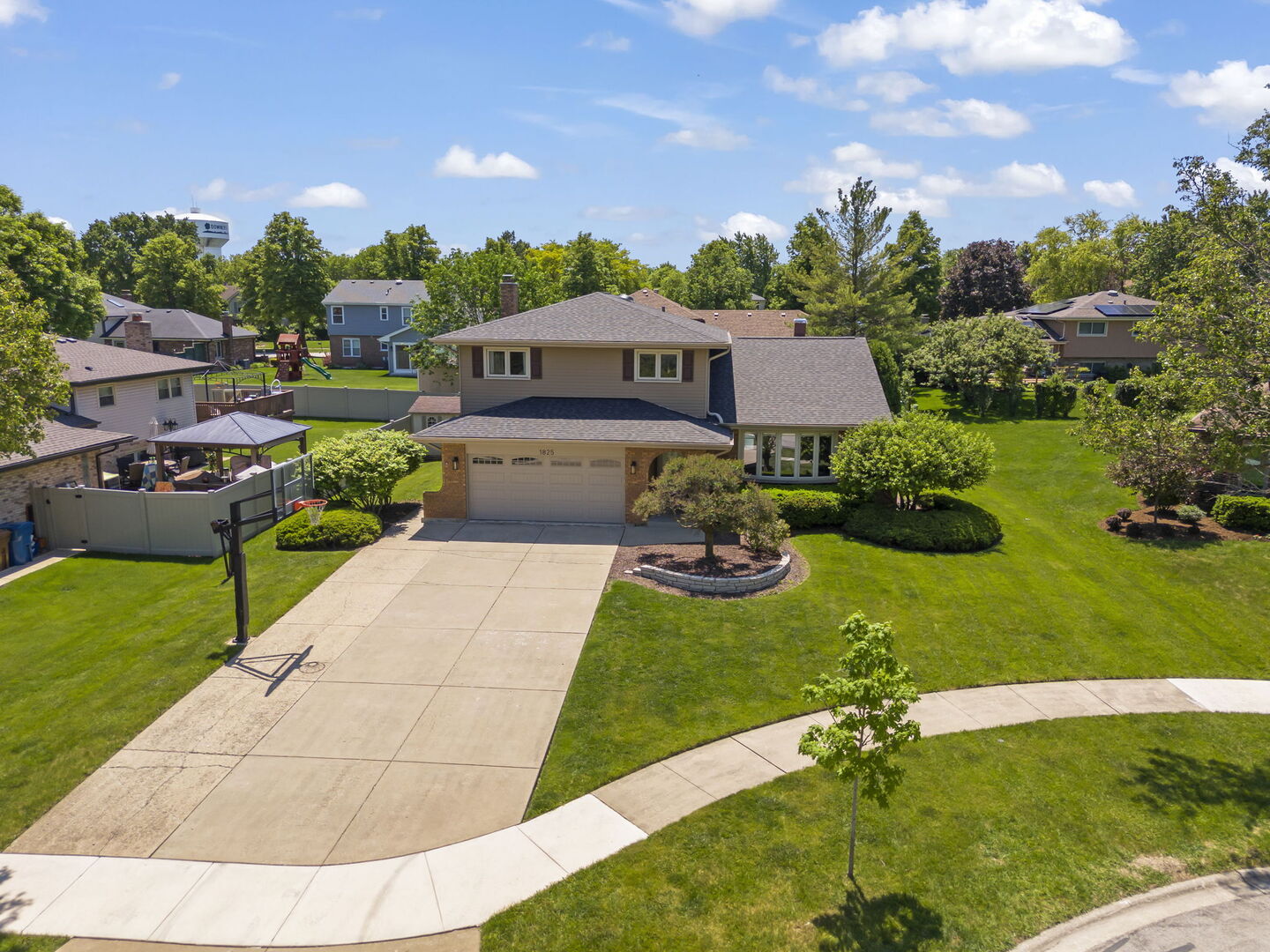 1825 Northbridge Place, Downers Grove, IL 60516