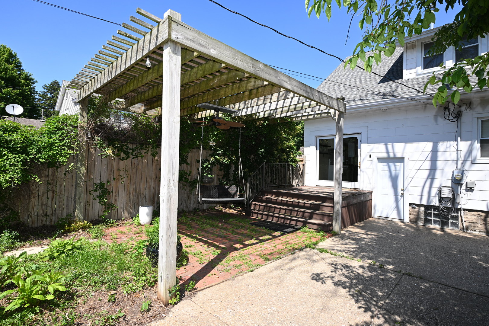 407 N Franklin Street, Roanoke, IL 61561