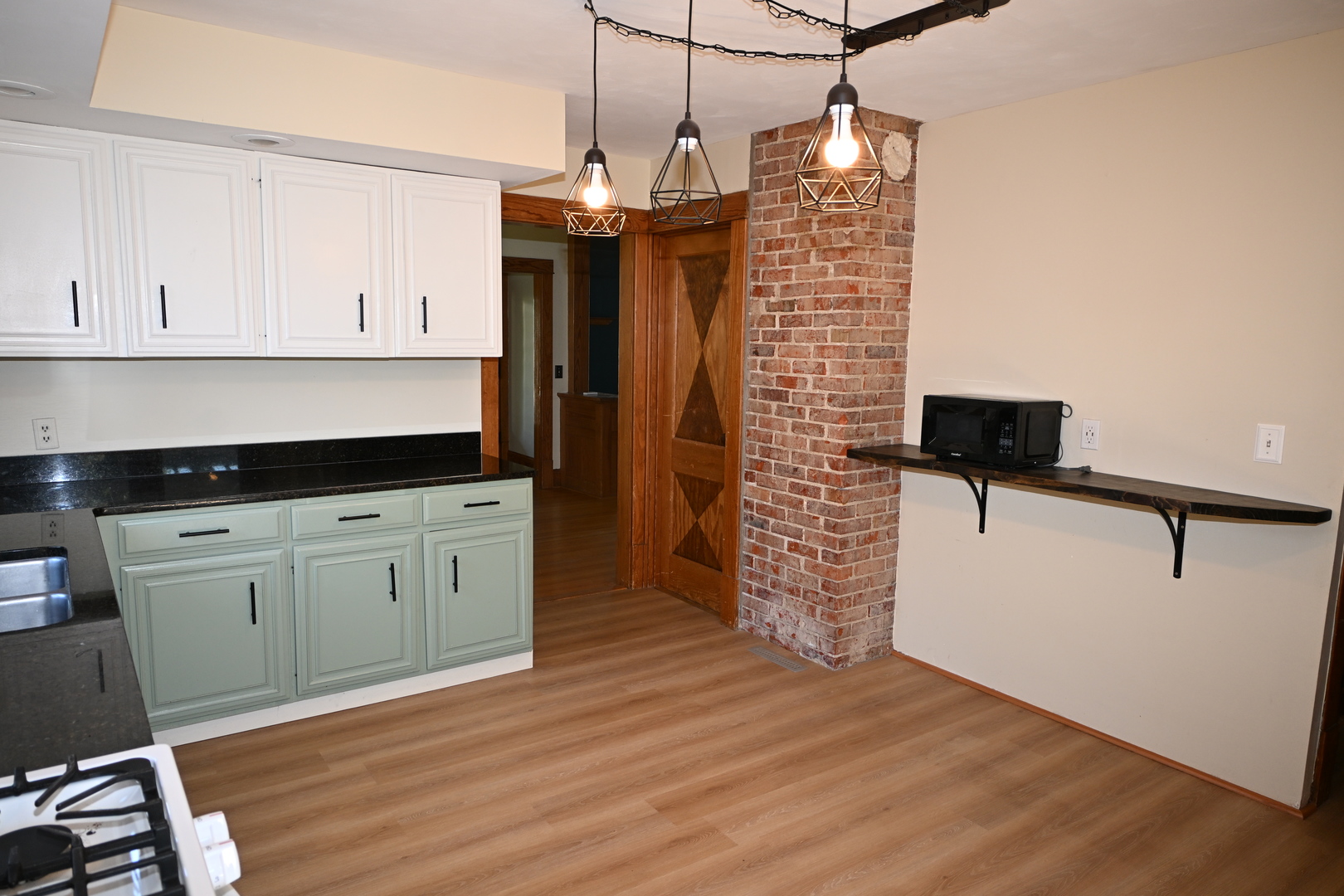 407 N Franklin Street, Roanoke, IL 61561