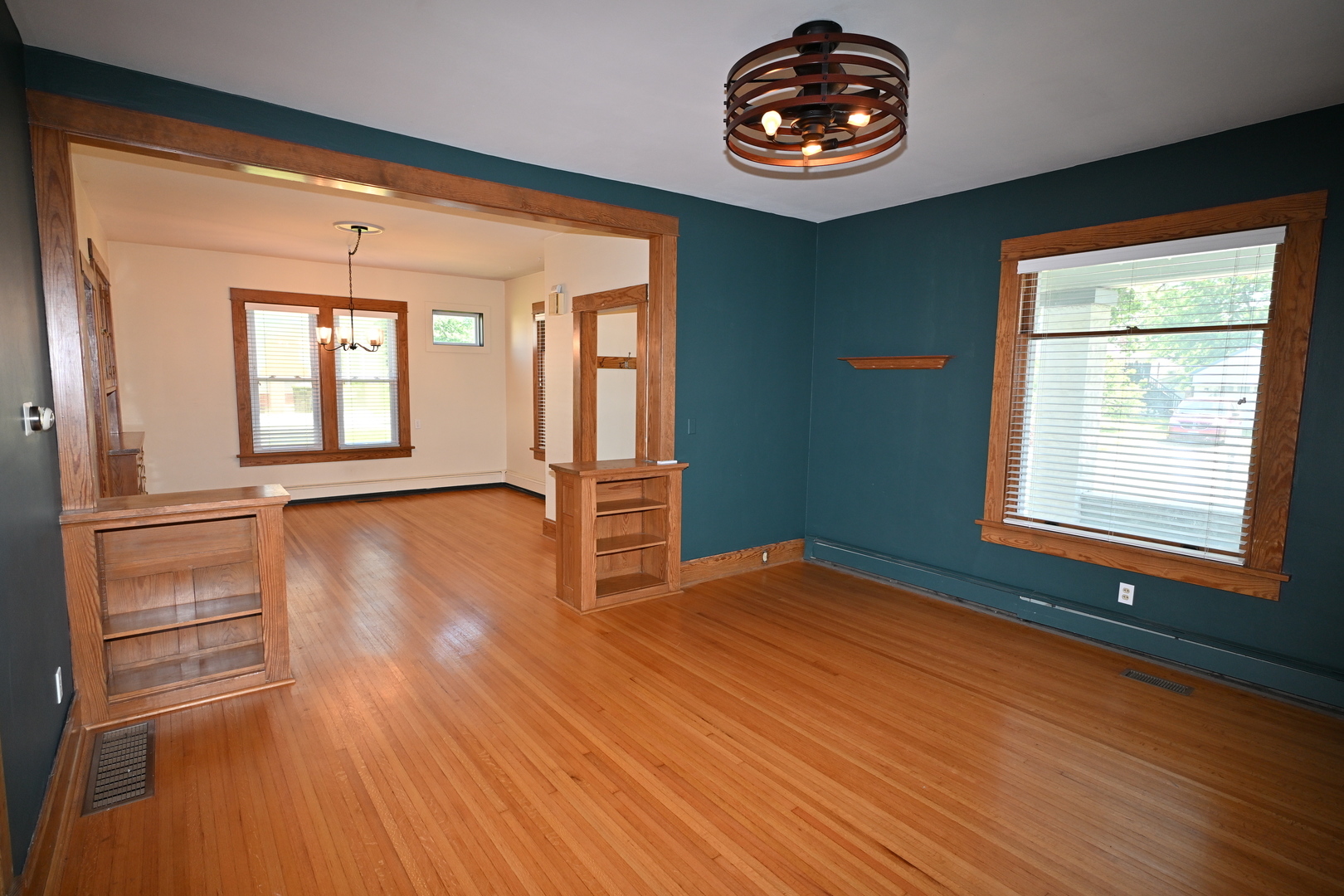 407 N Franklin Street, Roanoke, IL 61561