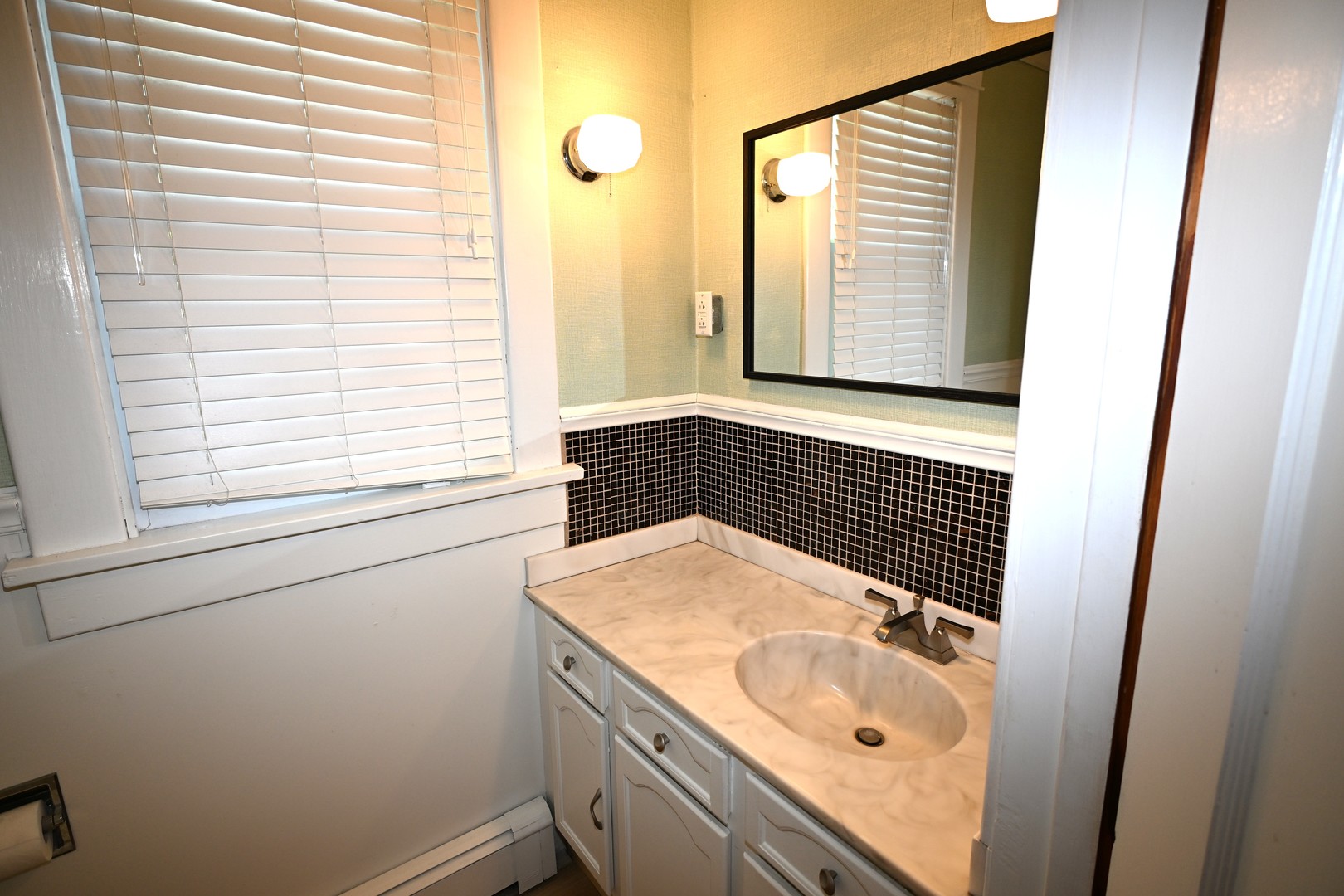 407 N Franklin Street, Roanoke, IL 61561