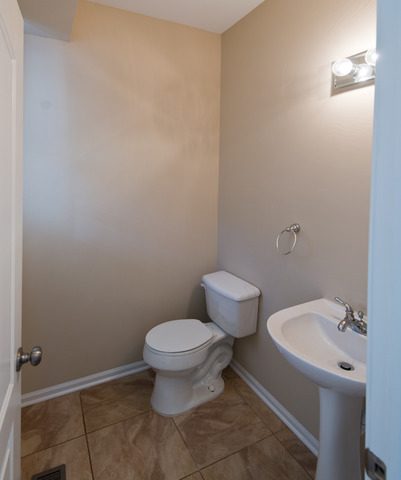 2927 White Thorn Circle #2927, Naperville, IL 60564