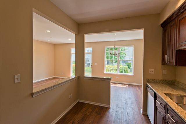 2927 White Thorn Circle #2927, Naperville, IL 60564
