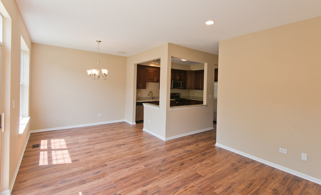2927 White Thorn Circle #2927, Naperville, IL 60564