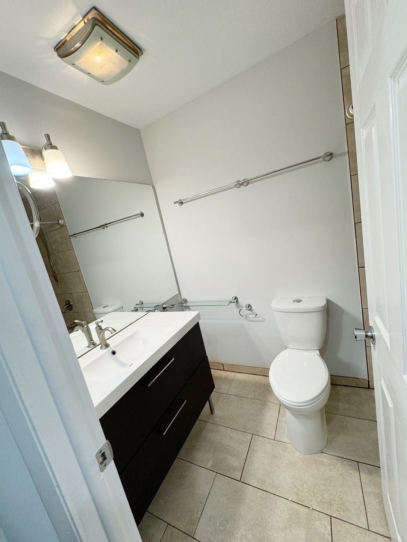 576 Greystone Lane #C2, Wheeling, IL 60090
