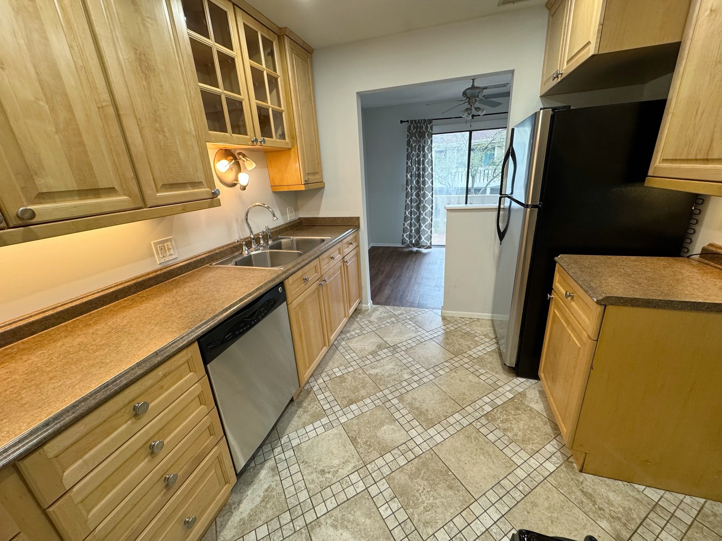 576 Greystone Lane #C2, Wheeling, IL 60090