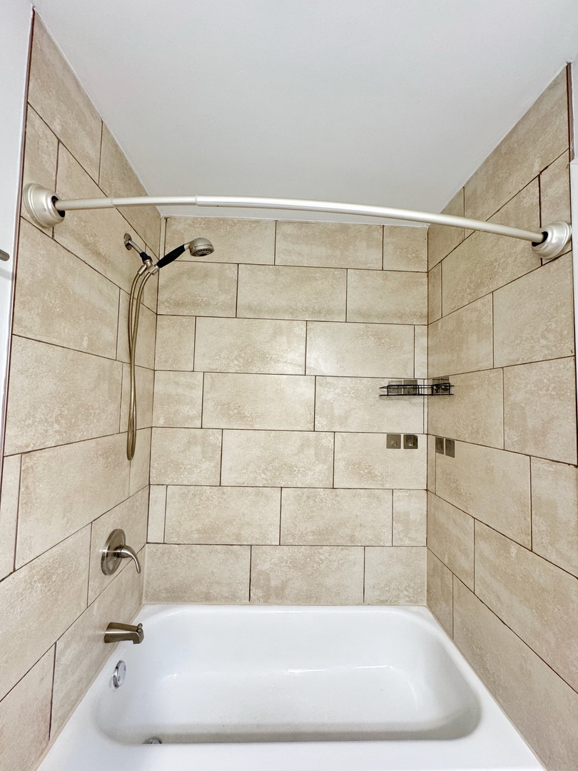 576 Greystone Lane #C2, Wheeling, IL 60090