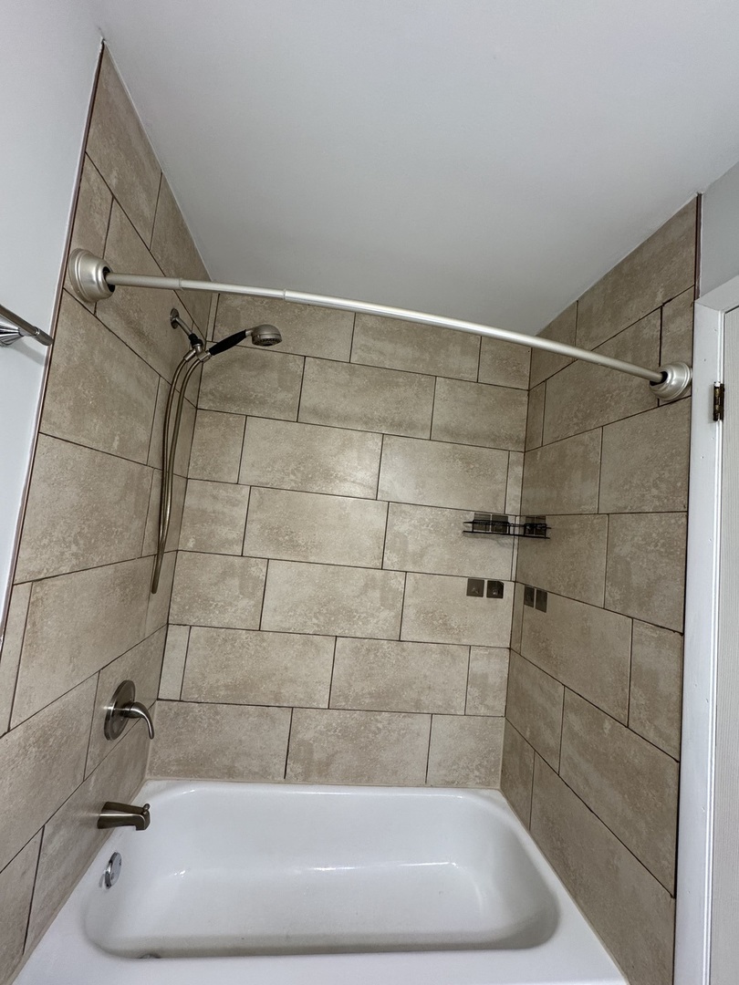 576 Greystone Lane #C2, Wheeling, IL 60090