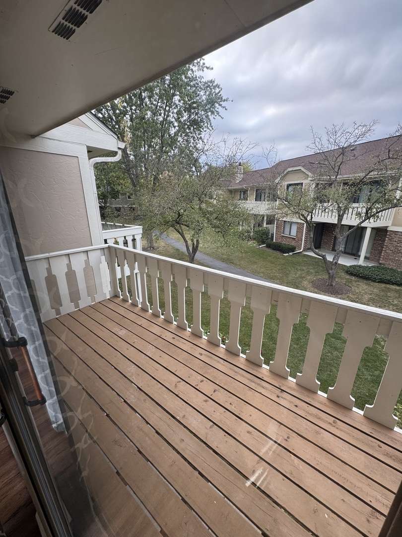 576 Greystone Lane #C2, Wheeling, IL 60090