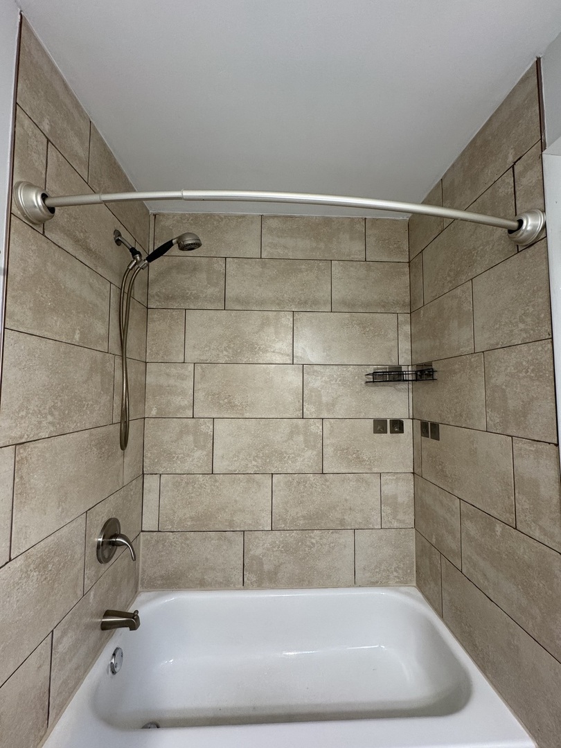 576 Greystone Lane #C2, Wheeling, IL 60090