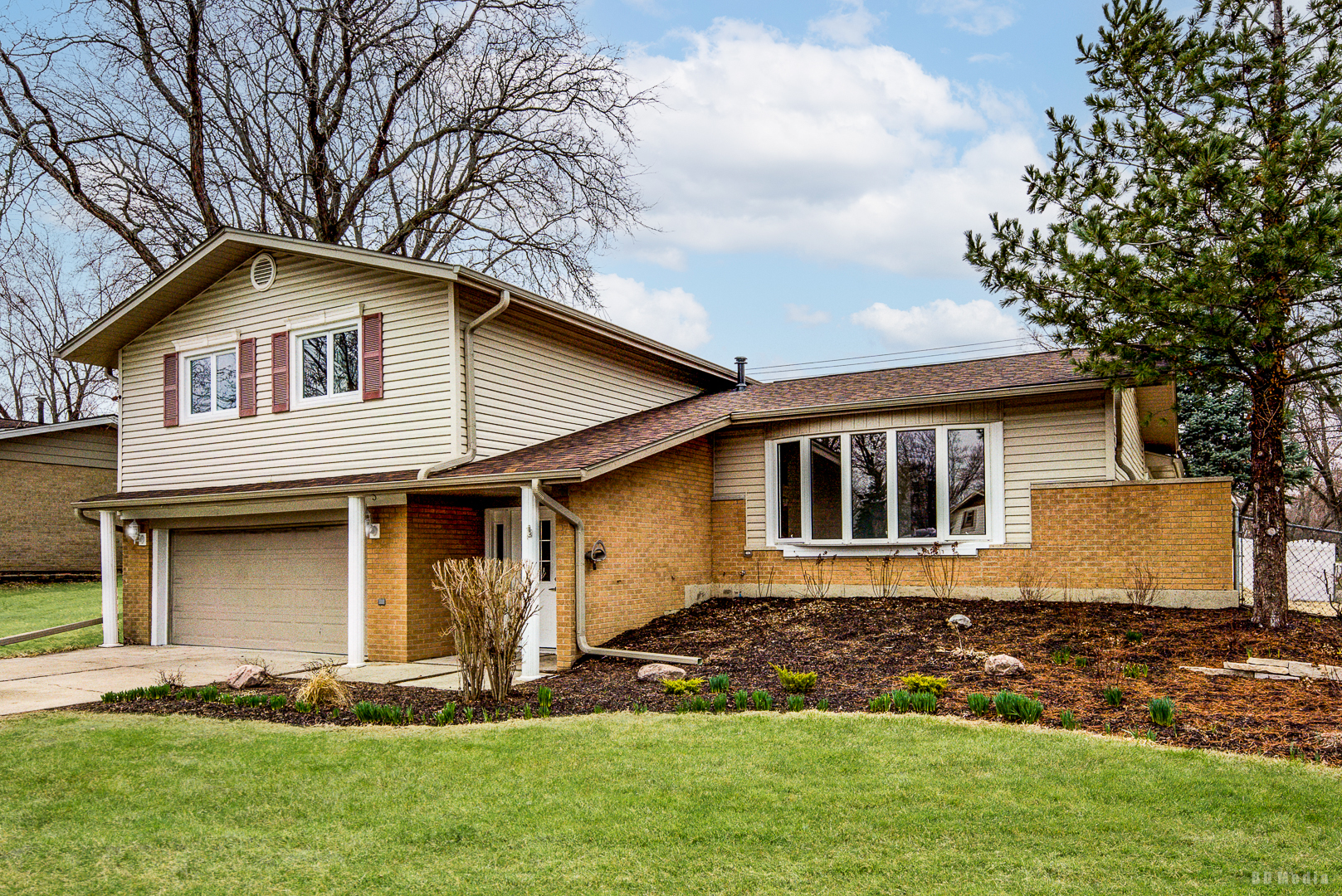 15118 Hillside Avenue, Oak Forest, IL 60452