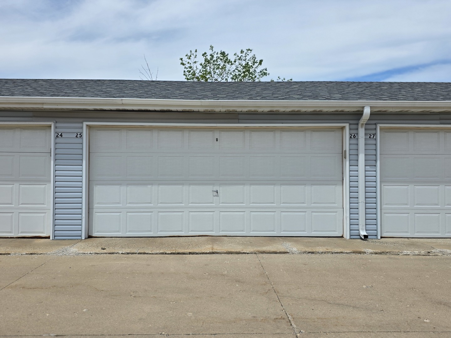 3170 W Monroe Street #107, Waukegan, IL 60085