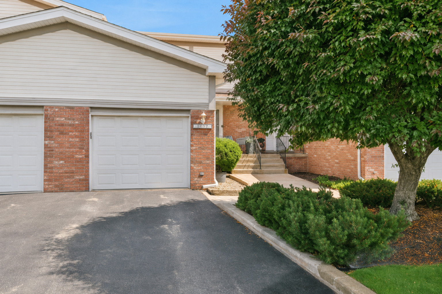 15931 Blackwater Court, Tinley Park, IL 60477