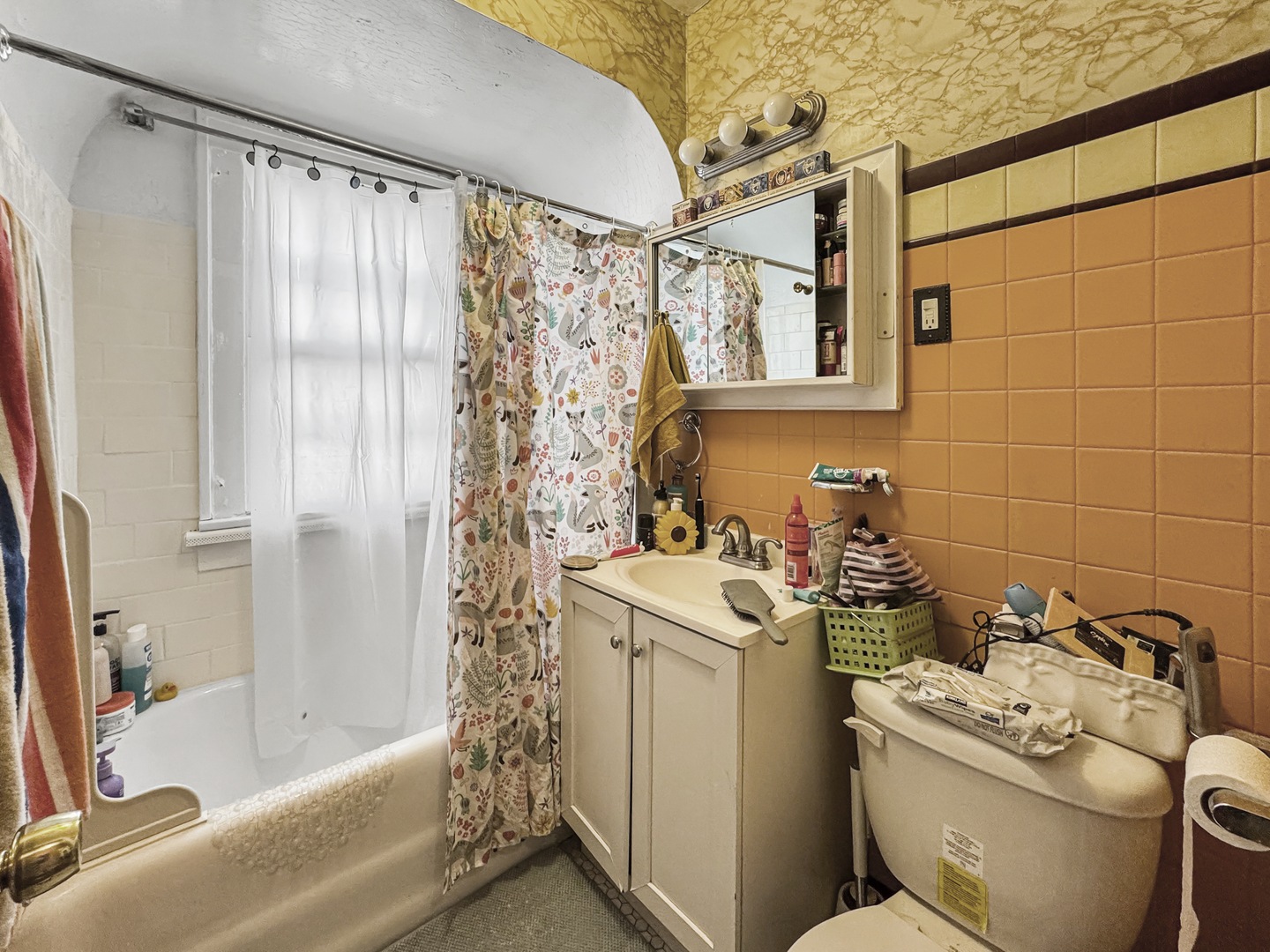 1141 Victoria Avenue, North Chicago, IL 60064