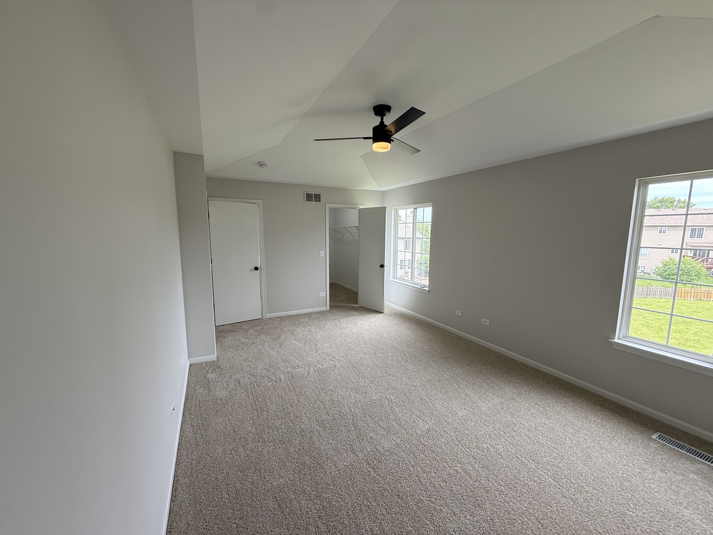1305 Burns Court, Minooka, IL 60447
