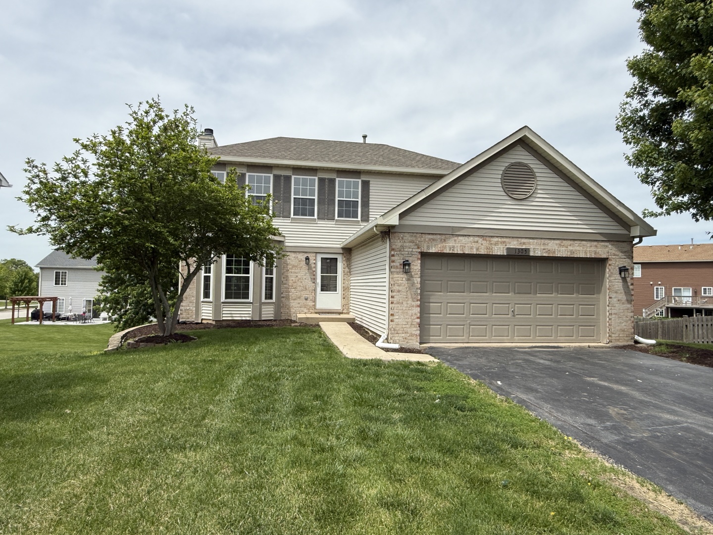 1305 Burns Court, Minooka, IL 60447