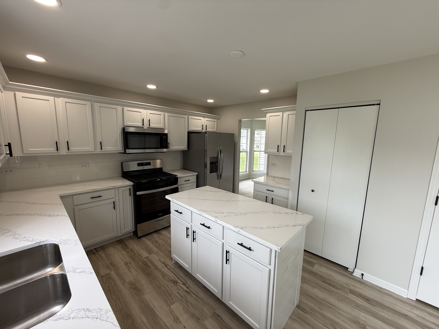 1305 Burns Court, Minooka, IL 60447