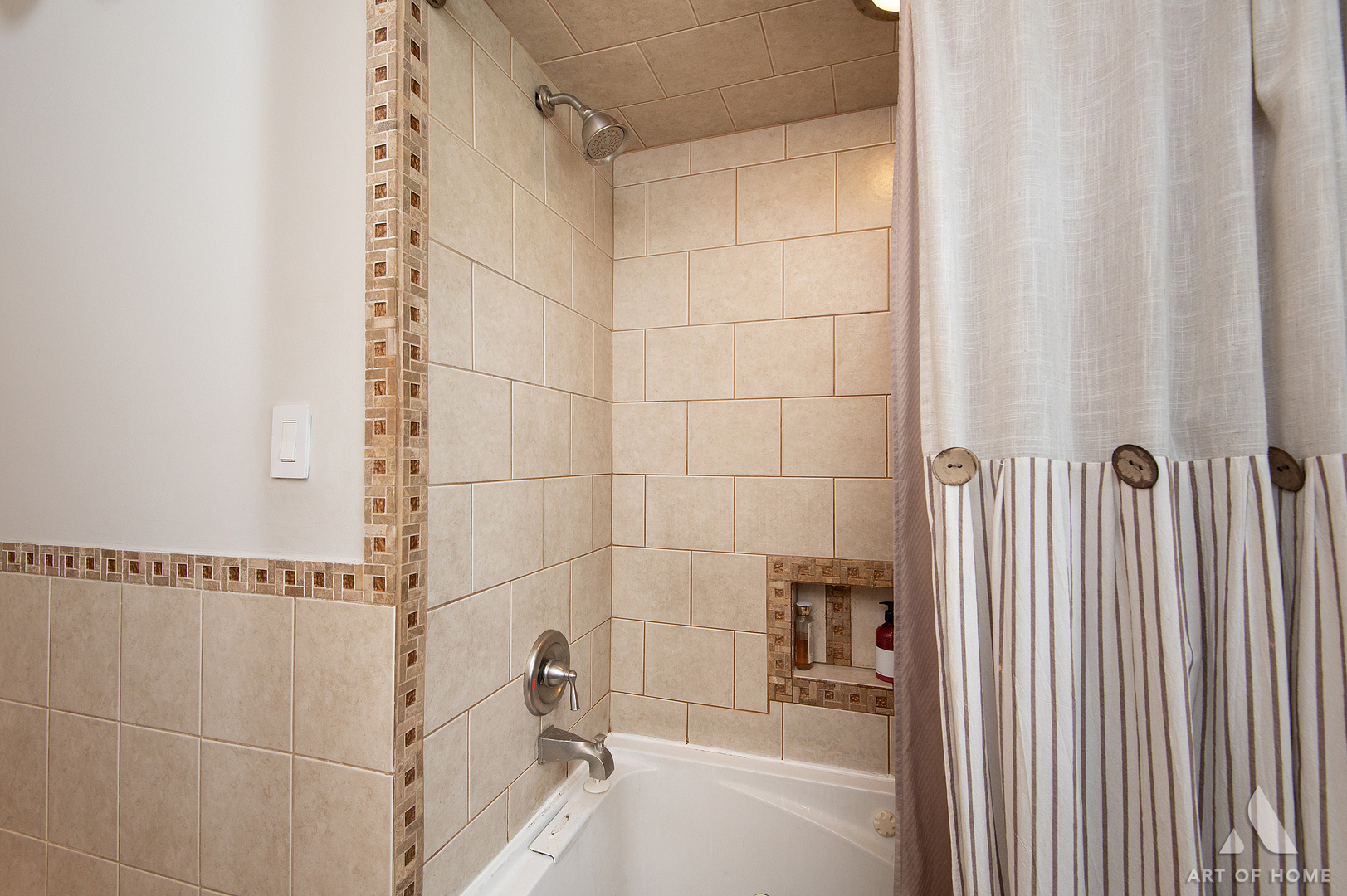 10136 Charles Avenue, Palos Hills, IL 60465
