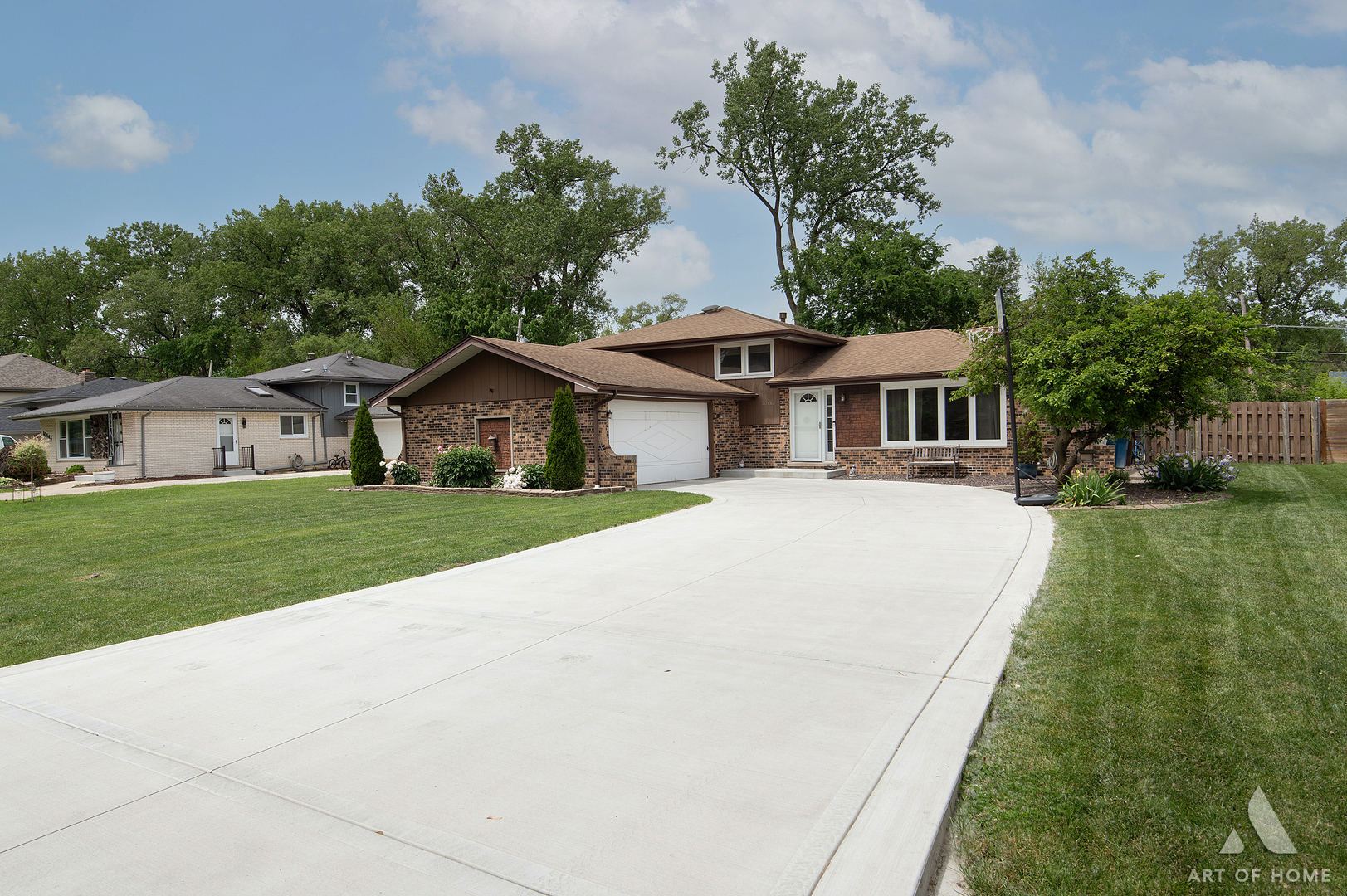 10136 Charles Avenue, Palos Hills, IL 60465