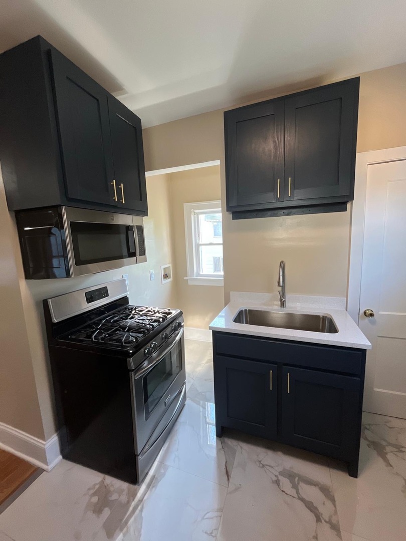 132 156th Place, Calumet City, IL 60409