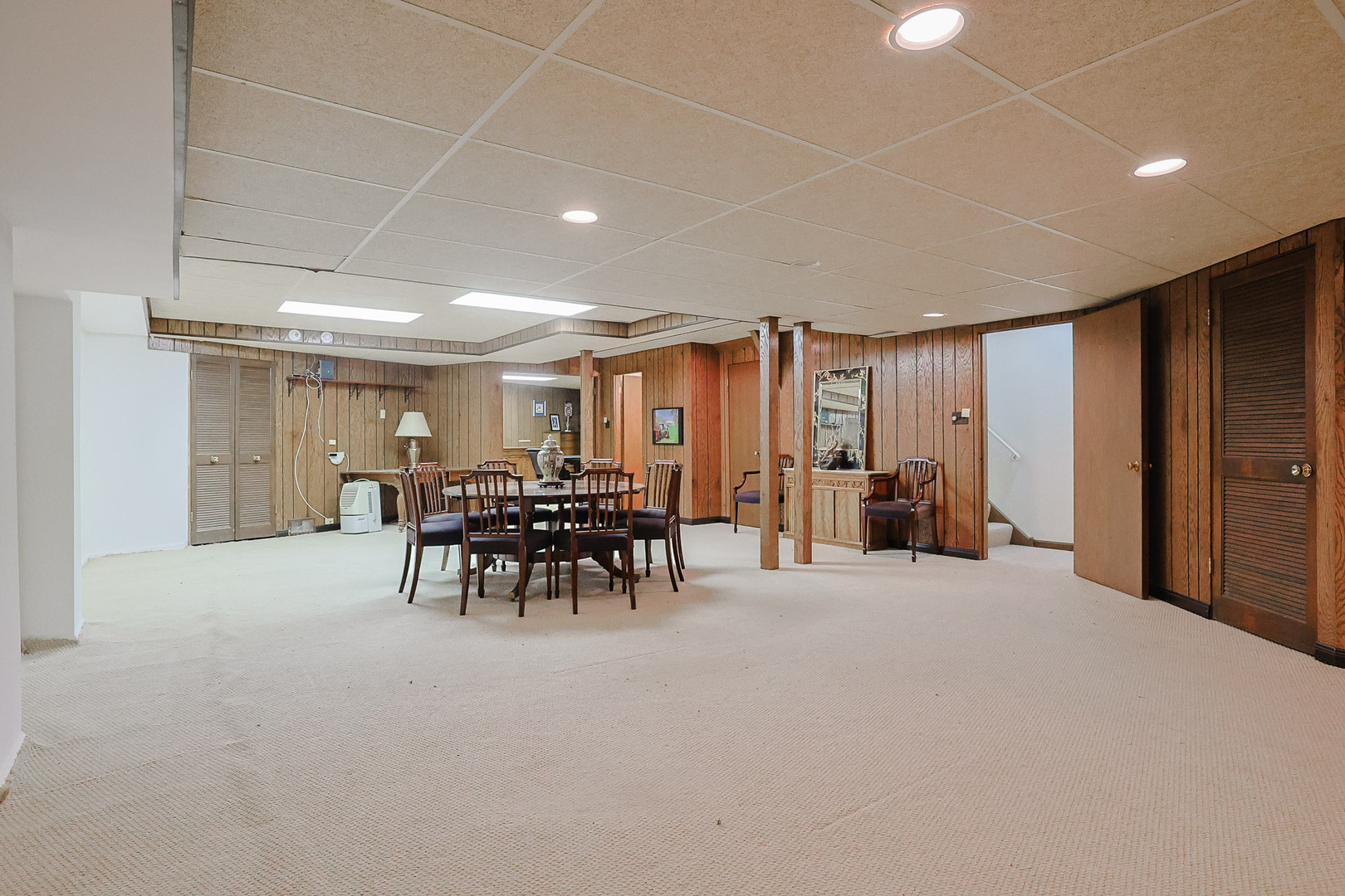 9 Camelot Drive, Oak Brook, IL 60523