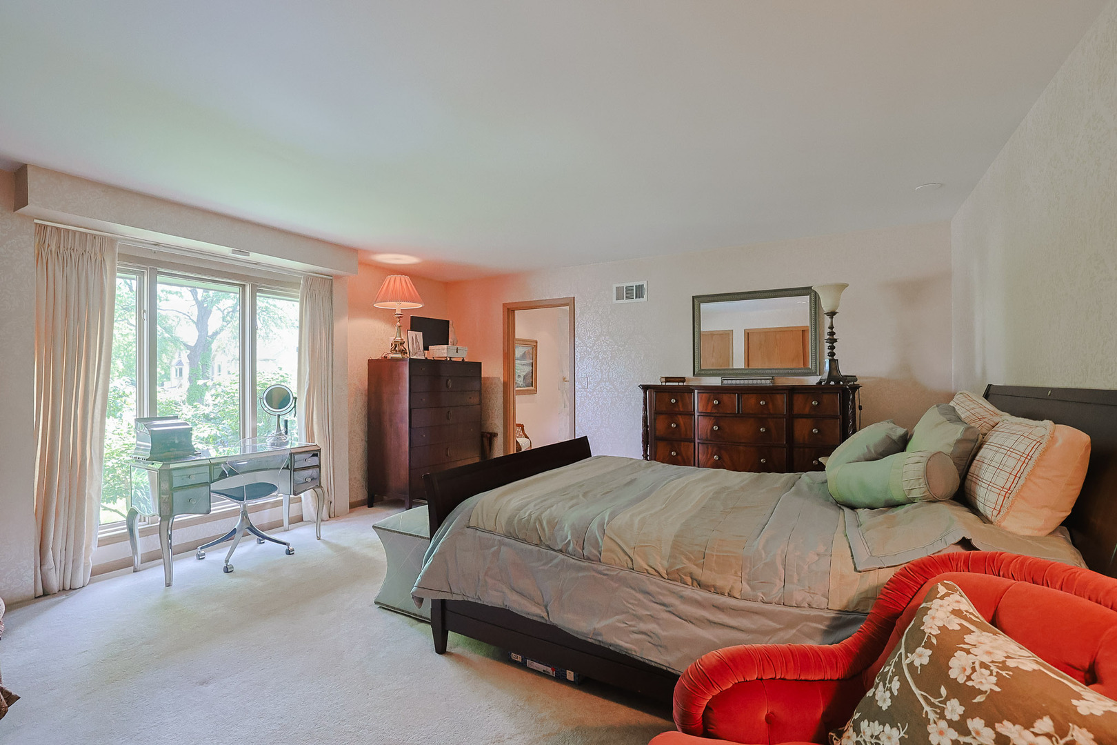 9 Camelot Drive, Oak Brook, IL 60523