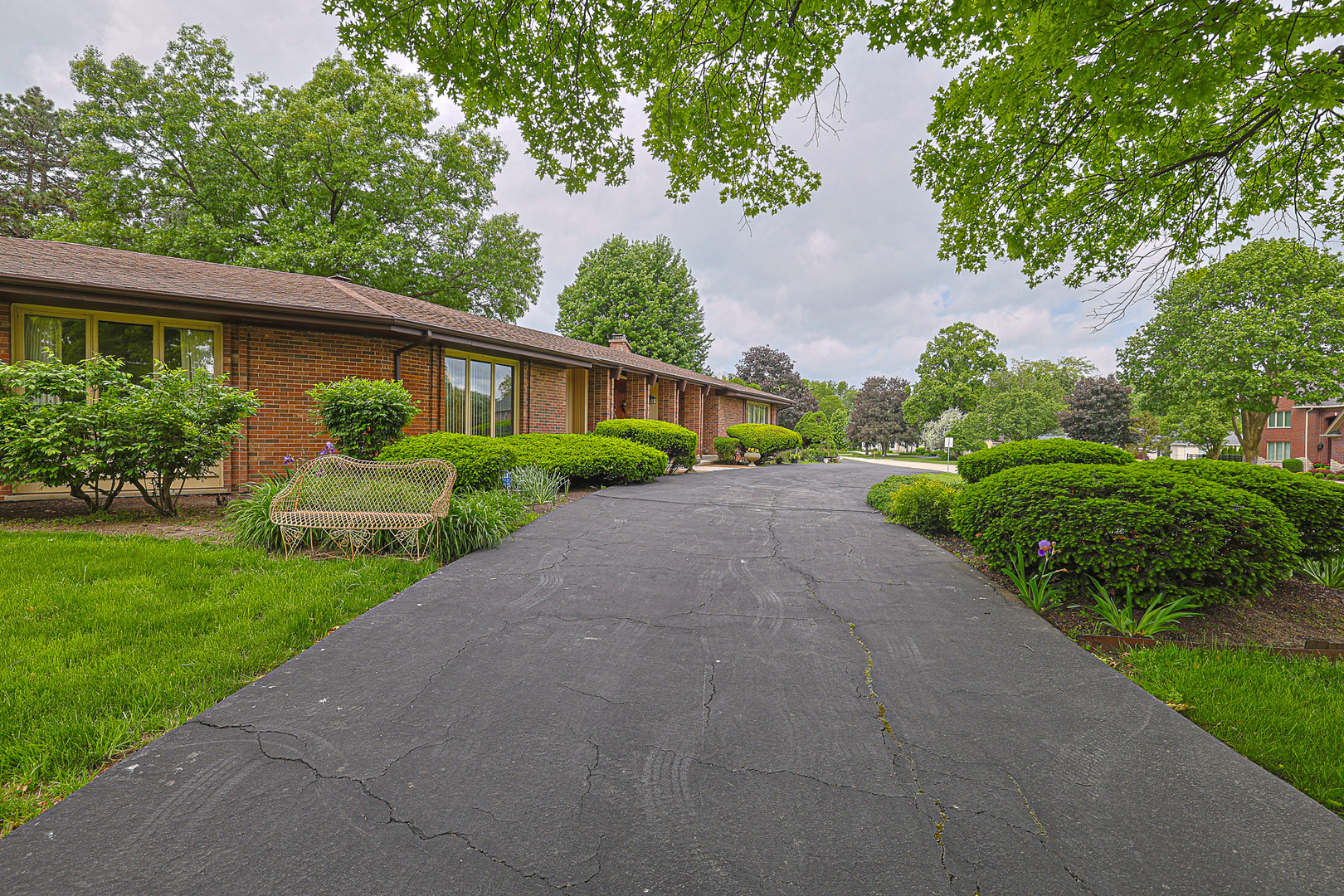 9 Camelot Drive, Oak Brook, IL 60523