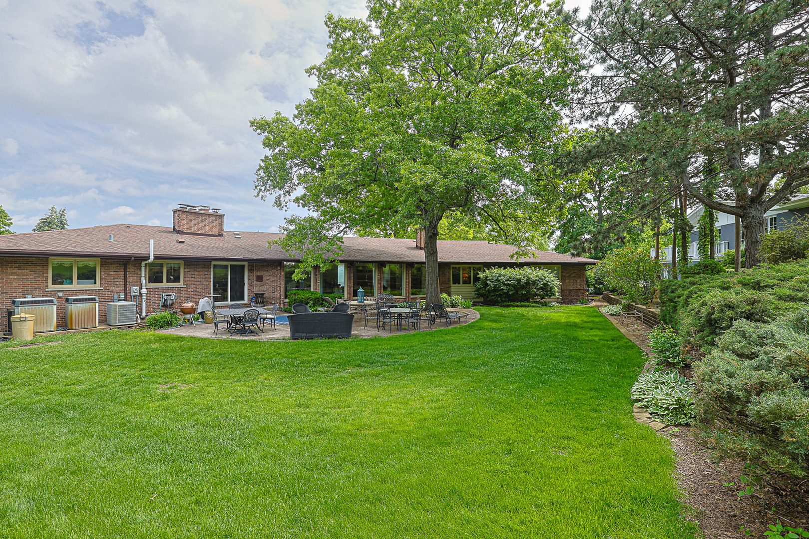 9 Camelot Drive, Oak Brook, IL 60523