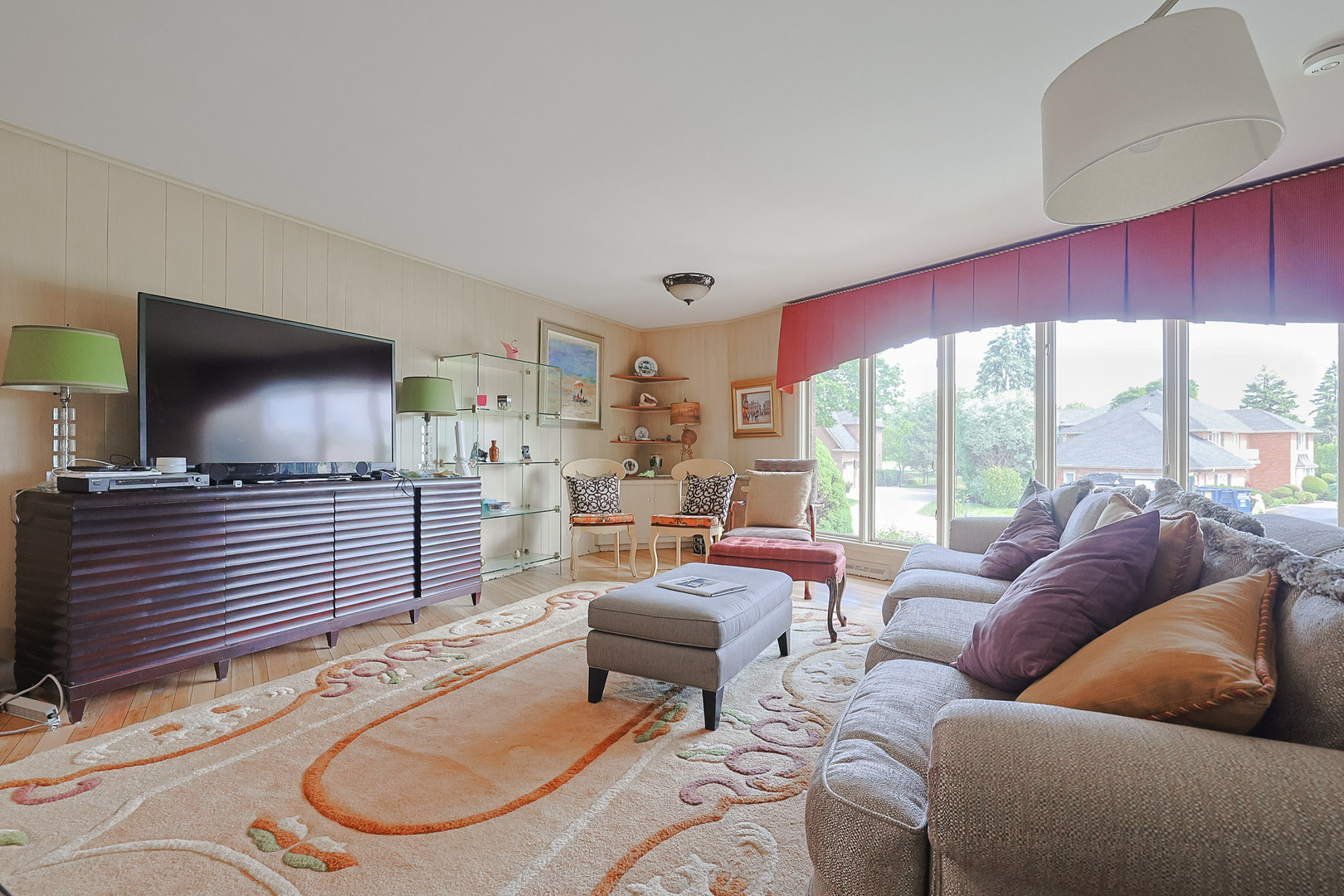 9 Camelot Drive, Oak Brook, IL 60523