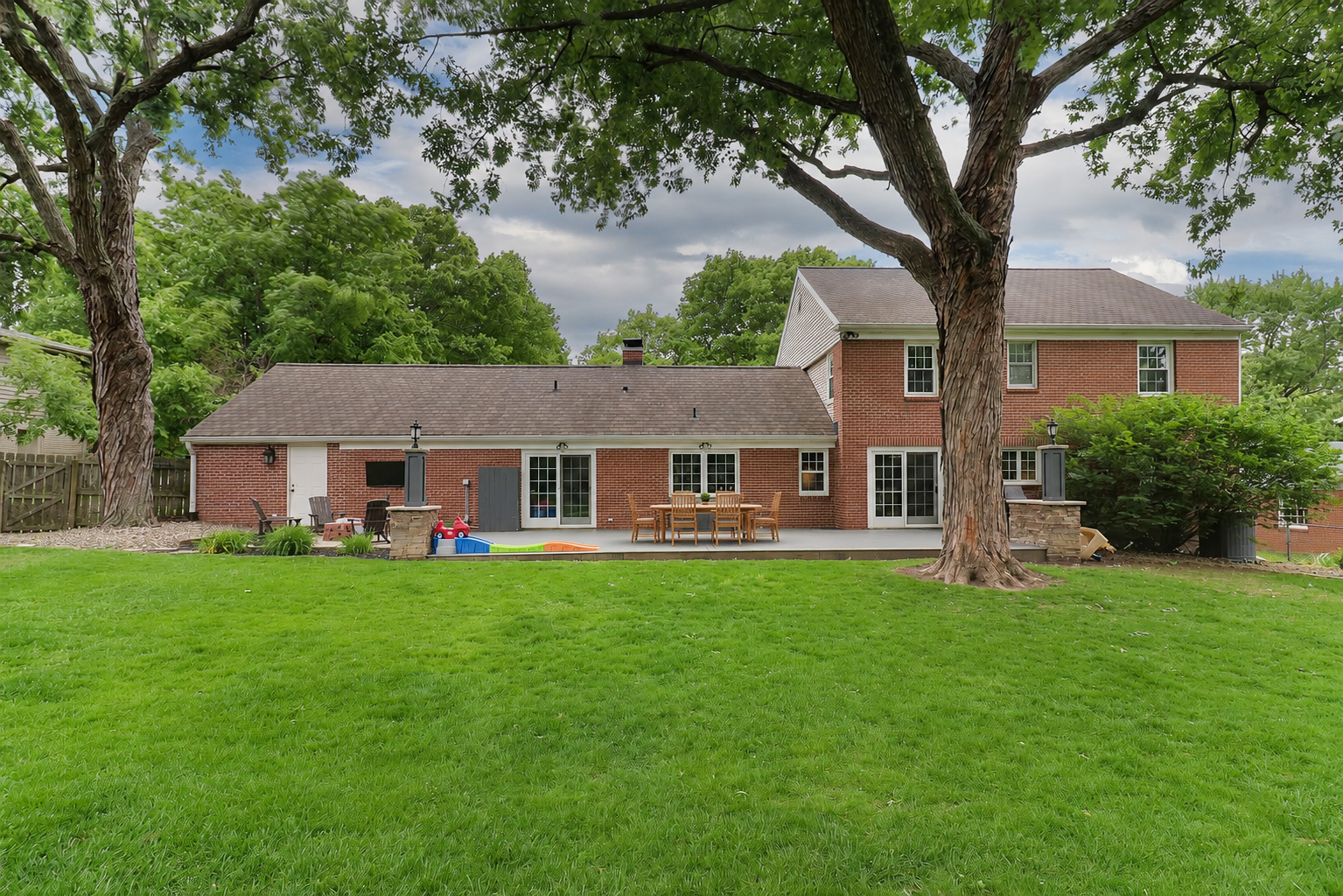 206 Fleetwood Drive, Bloomington, IL 61701