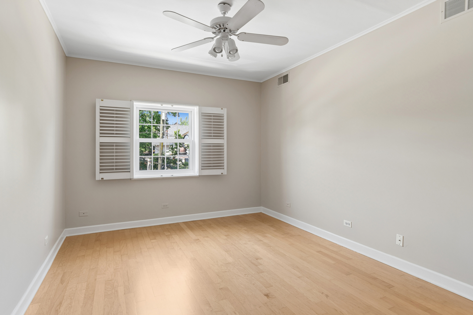 245 Burlington Avenue #203, Clarendon Hills, IL 60514