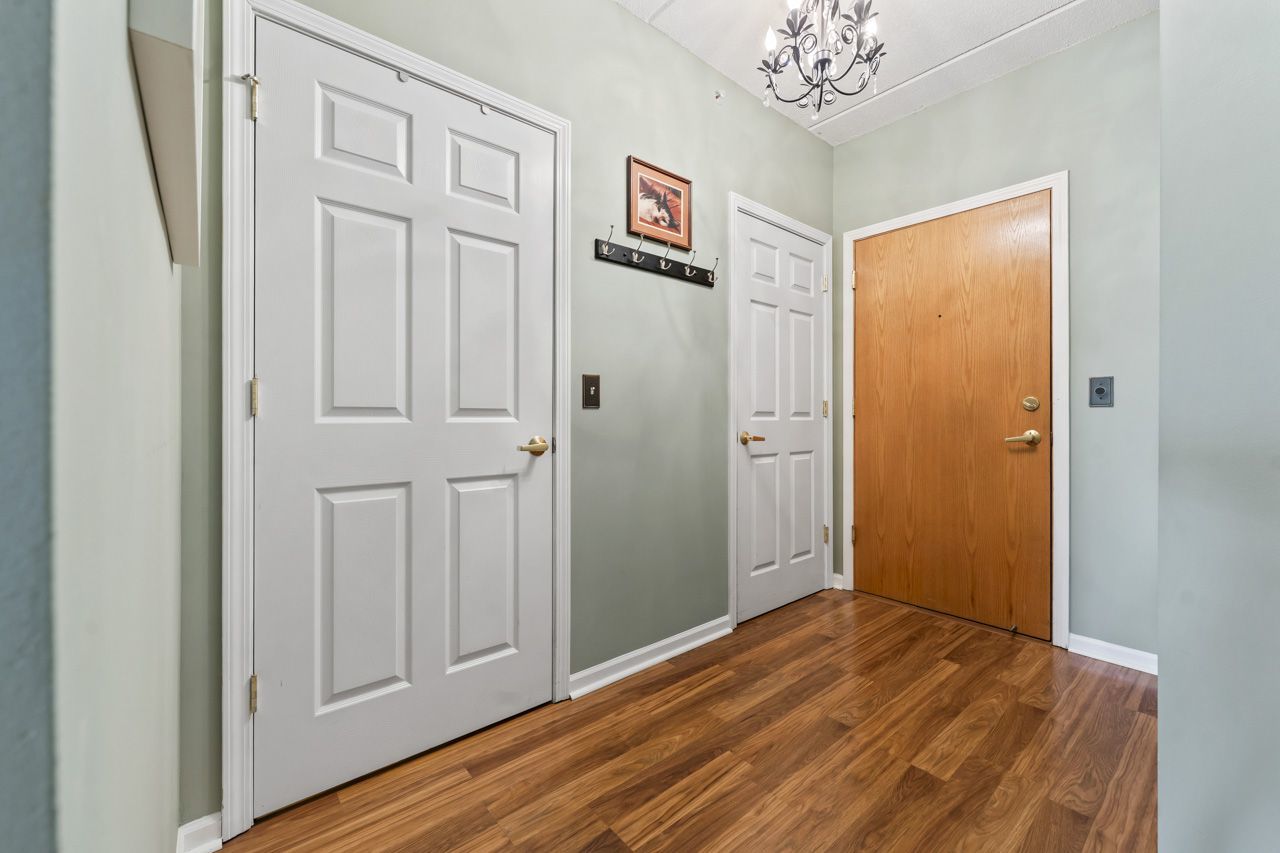 3451 N Carriageway Drive #202, Arlington Heights, IL 60004