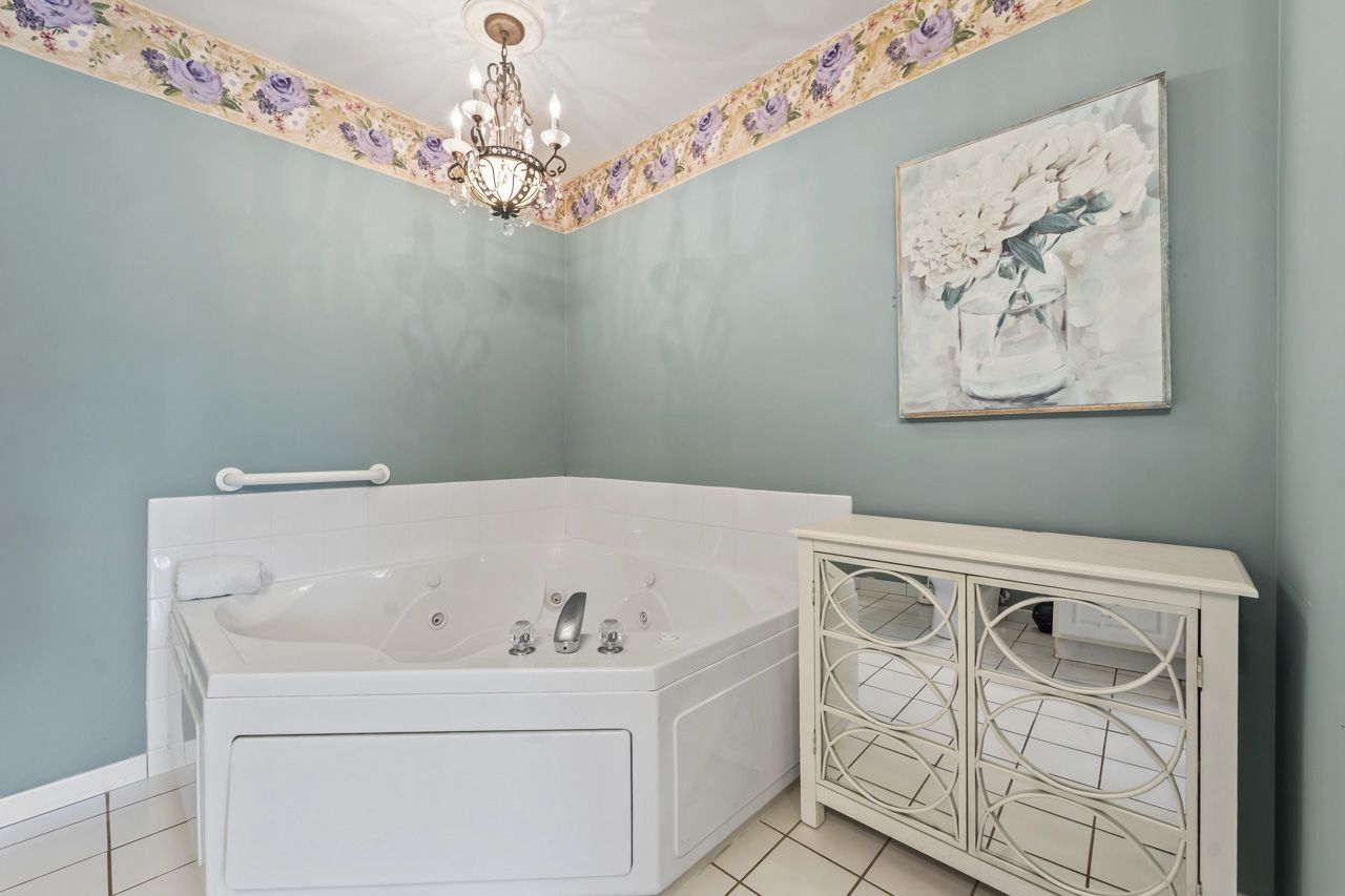 3451 N Carriageway Drive #202, Arlington Heights, IL 60004