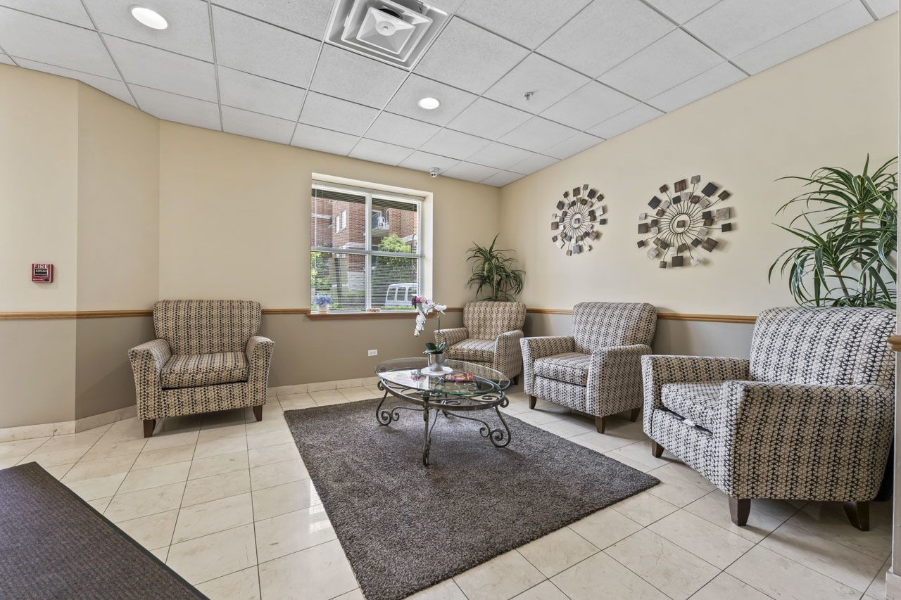 3451 N Carriageway Drive #202, Arlington Heights, IL 60004