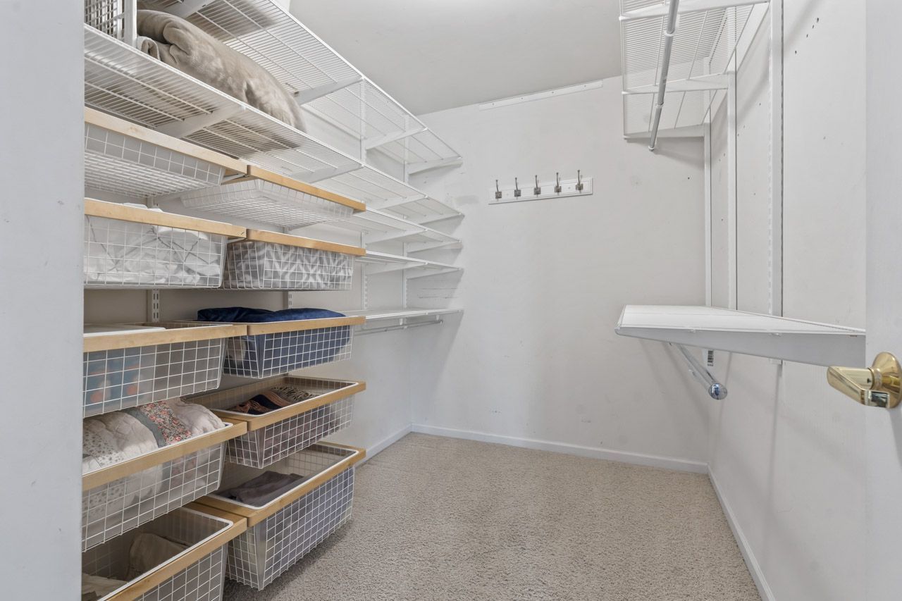 3451 N Carriageway Drive #202, Arlington Heights, IL 60004