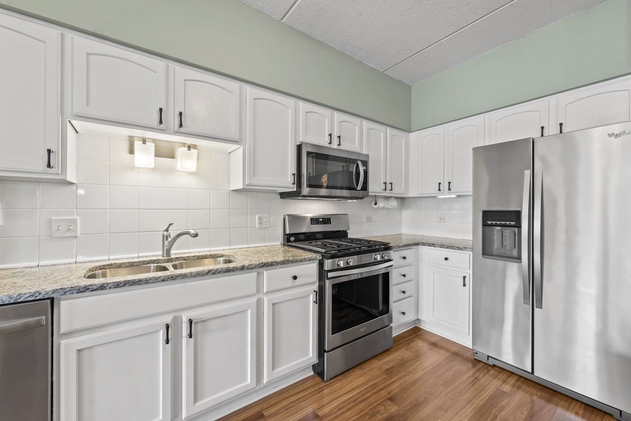 3451 N Carriageway Drive #202, Arlington Heights, IL 60004