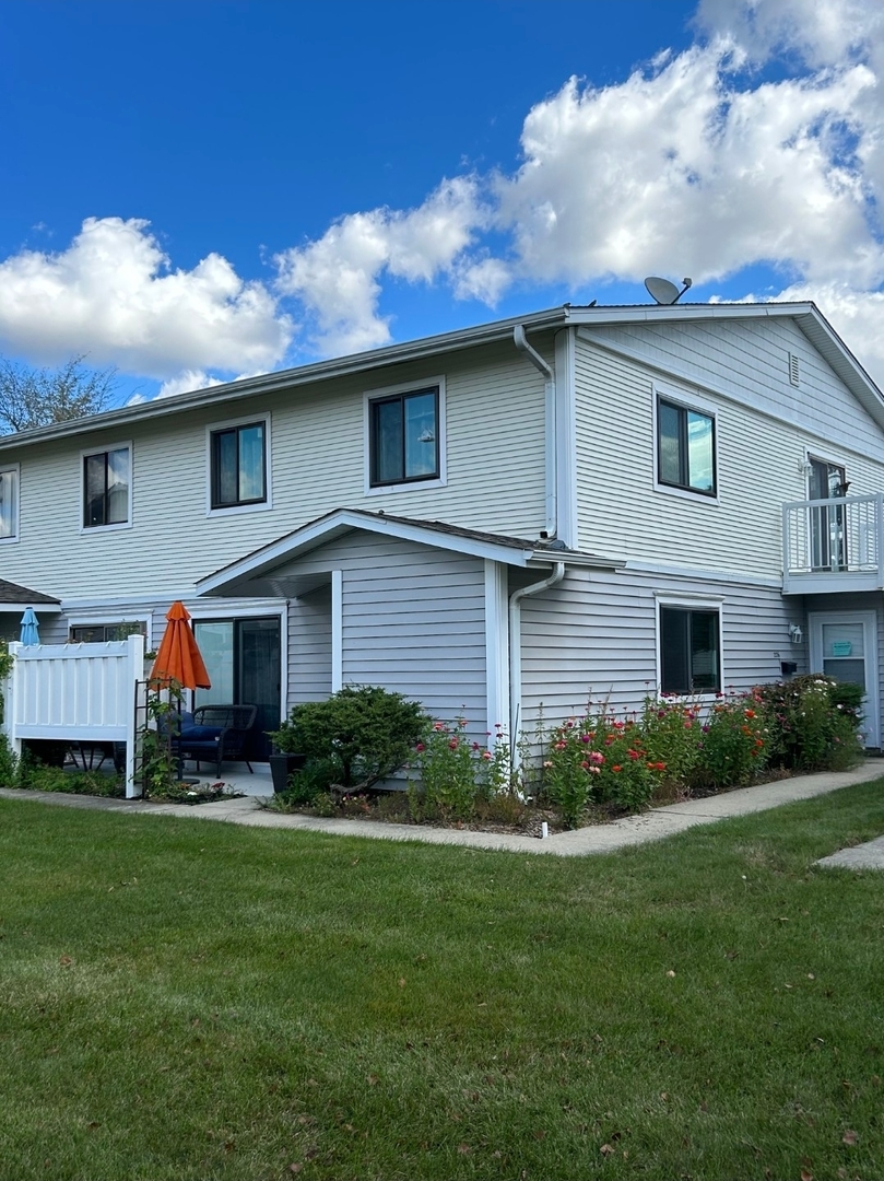 228 N Waterford Drive #12C, Schaumburg, IL 60194