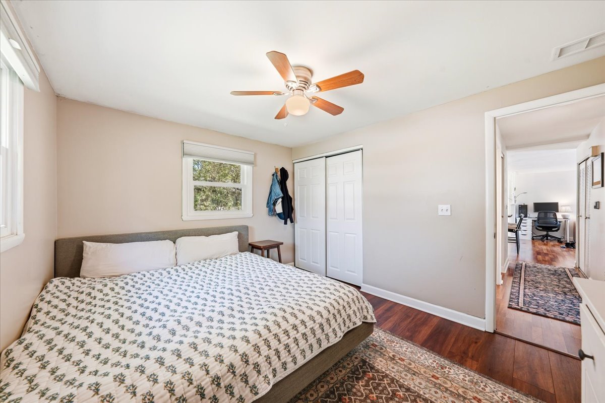 924 Bradford Lane, Schaumburg, IL 60193