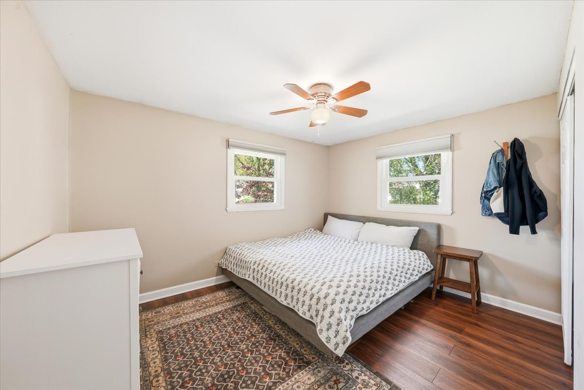 924 Bradford Lane, Schaumburg, IL 60193