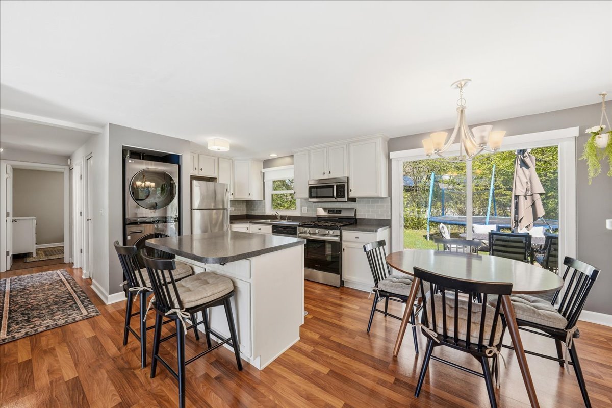 924 Bradford Lane, Schaumburg, IL 60193