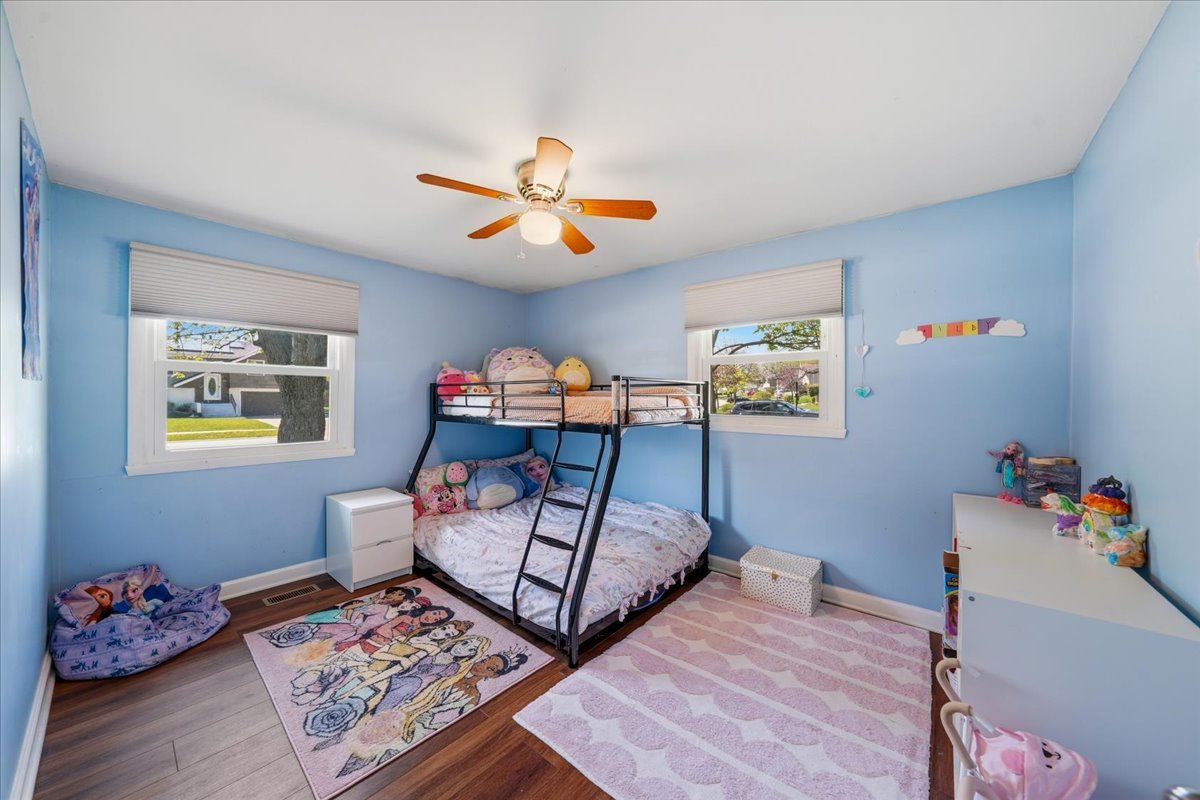924 Bradford Lane, Schaumburg, IL 60193