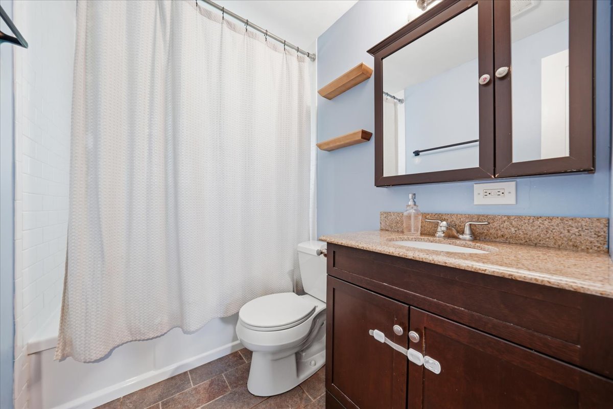 924 Bradford Lane, Schaumburg, IL 60193