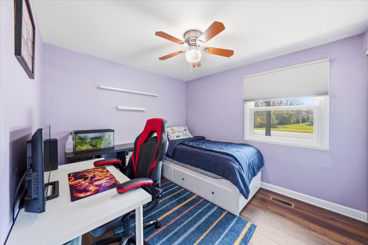 924 Bradford Lane, Schaumburg, IL 60193