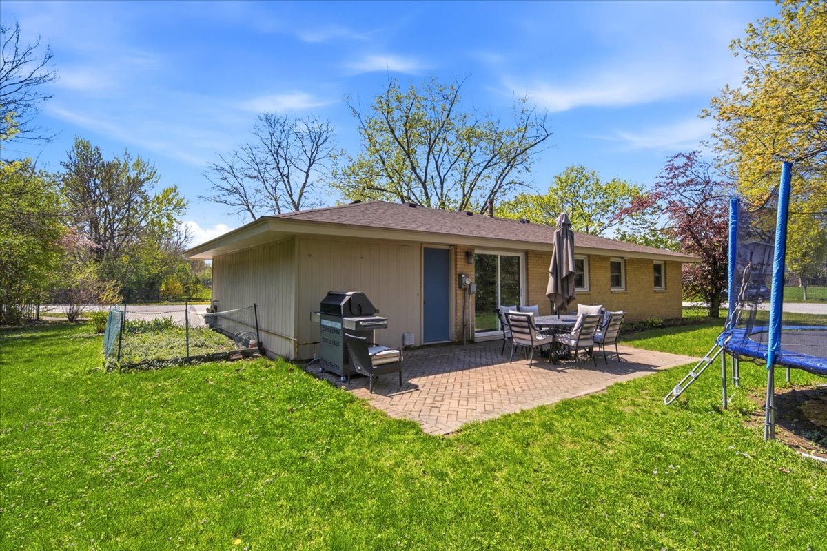 924 Bradford Lane, Schaumburg, IL 60193