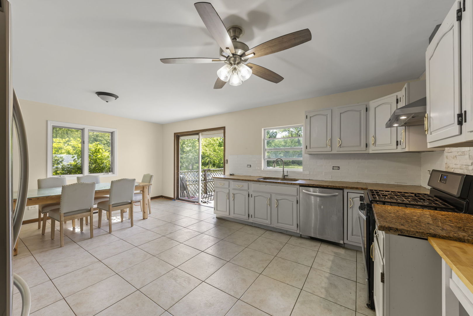 1241 Norfolk Avenue, Crete, IL 60417
