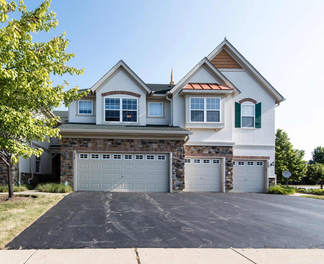 378 BAY TREE Circle, Vernon Hills, IL 60061